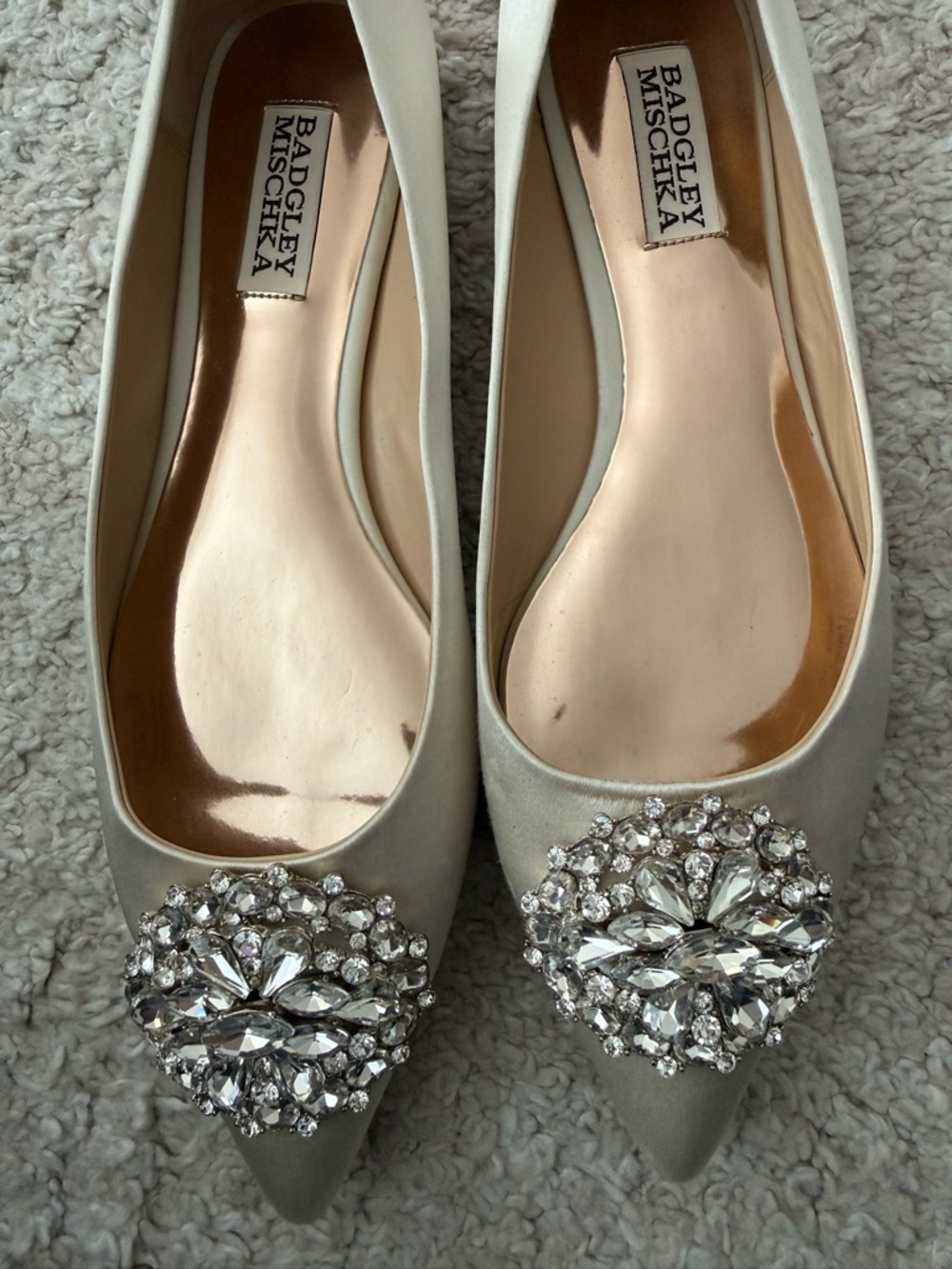 Badgley Mischka Women's Davis Embellished Ivory Satin Flats Size 7,5 (MSRP $195) - Picture 9 of 9